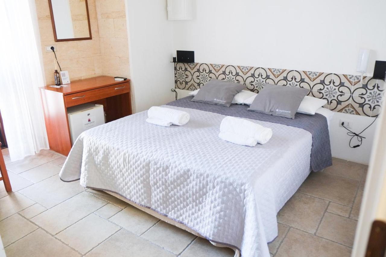 Largo Imperiali B&B Avetrana Eksteriør billede